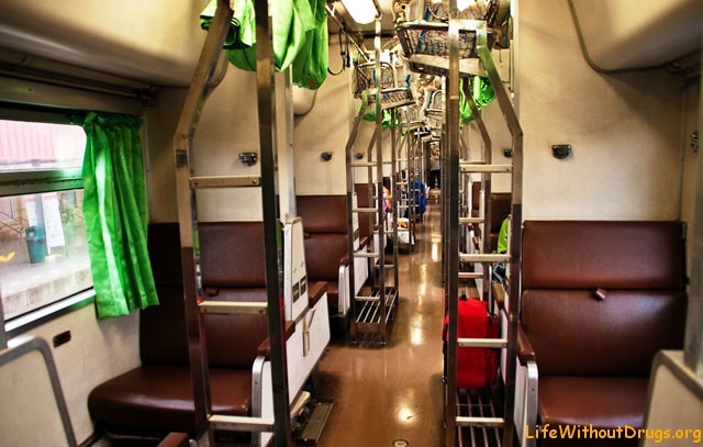 thai_train3.jpg