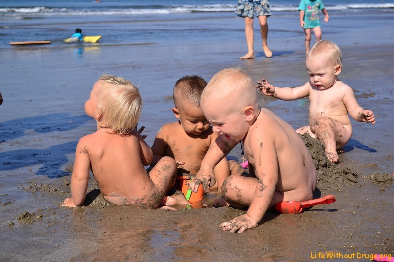 Ххх Нудисты С Детьми На Пляже