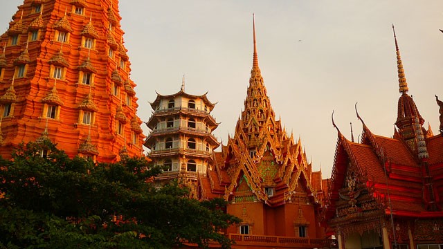 Wat Tham Khao Noi, Kanchanaburi ,Thailand