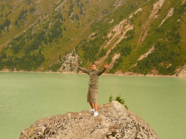 Горы Алматы и Большое Алматинское озеро