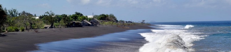 Как добывается морская соль в деревушке Кусамба, на востоке Бали.