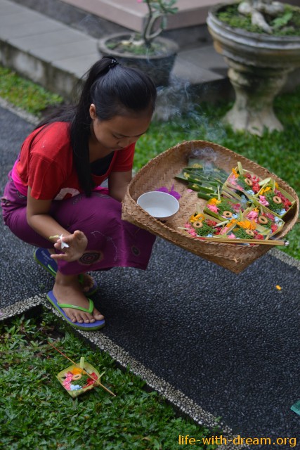 Женская магия общения с невидимым миром на Бали.