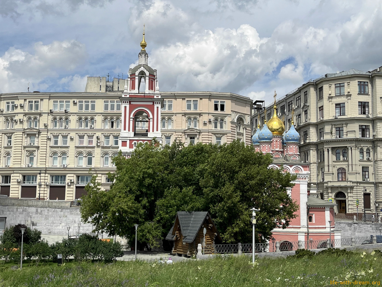 Парк Зарядье - островок природы между Красной площадью и Китай городом