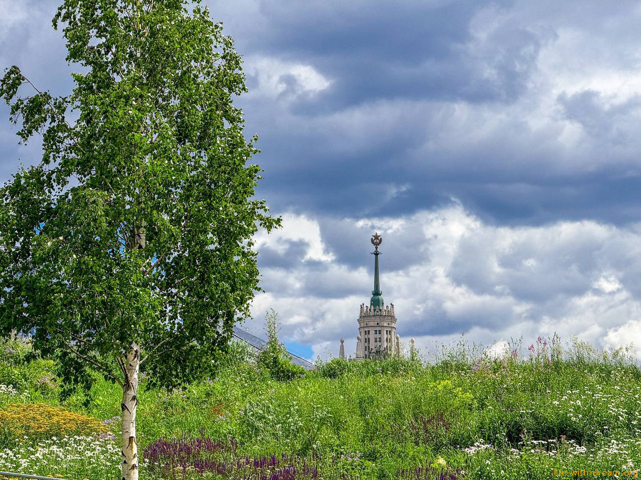 Парк Зарядье - островок природы между Красной площадью и Китай городом